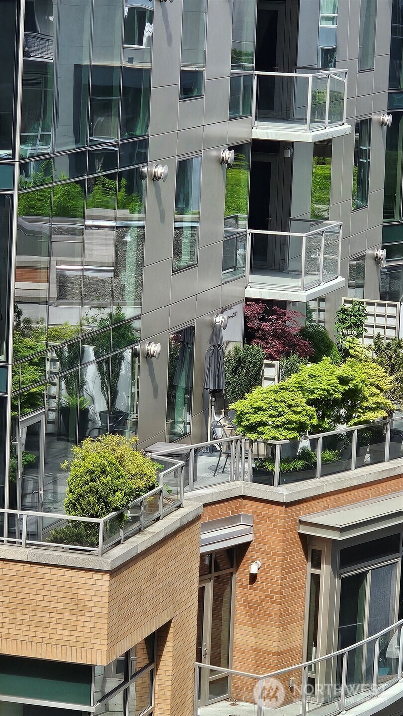 10610 NE 9th Place #509, Bellevue, WA 98004