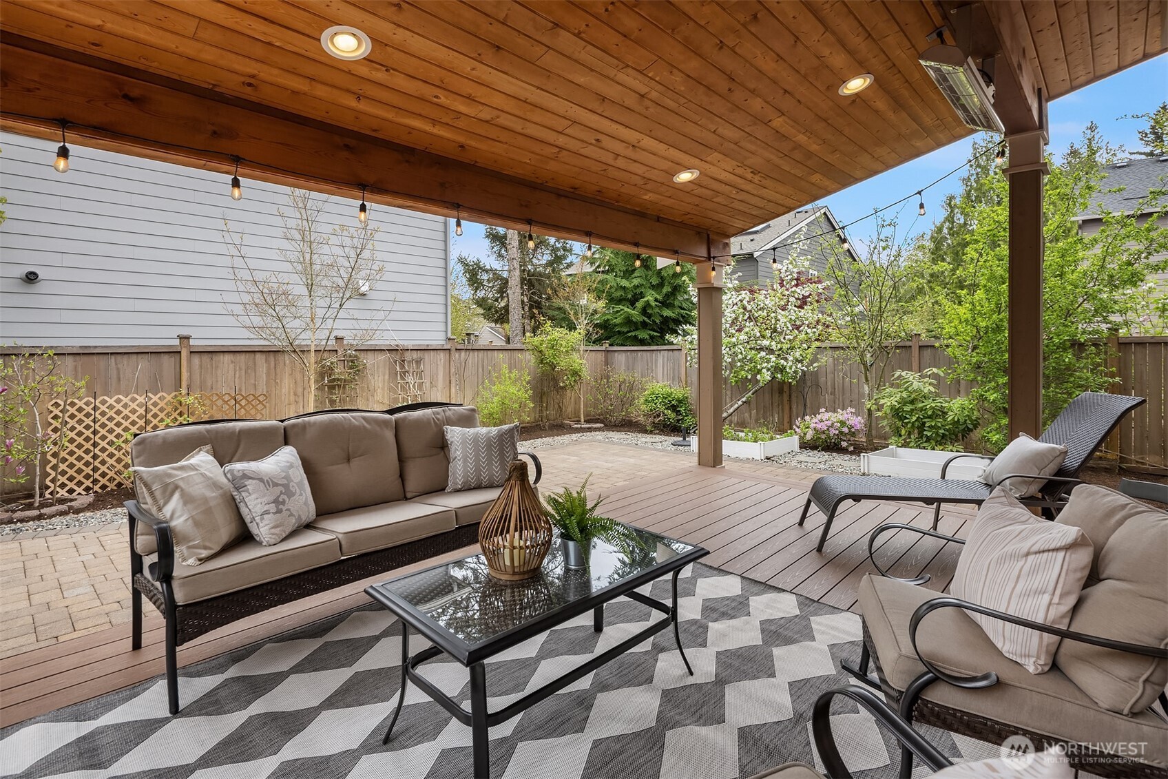 21417 SE 2nd Street , Sammamish, WA 98074