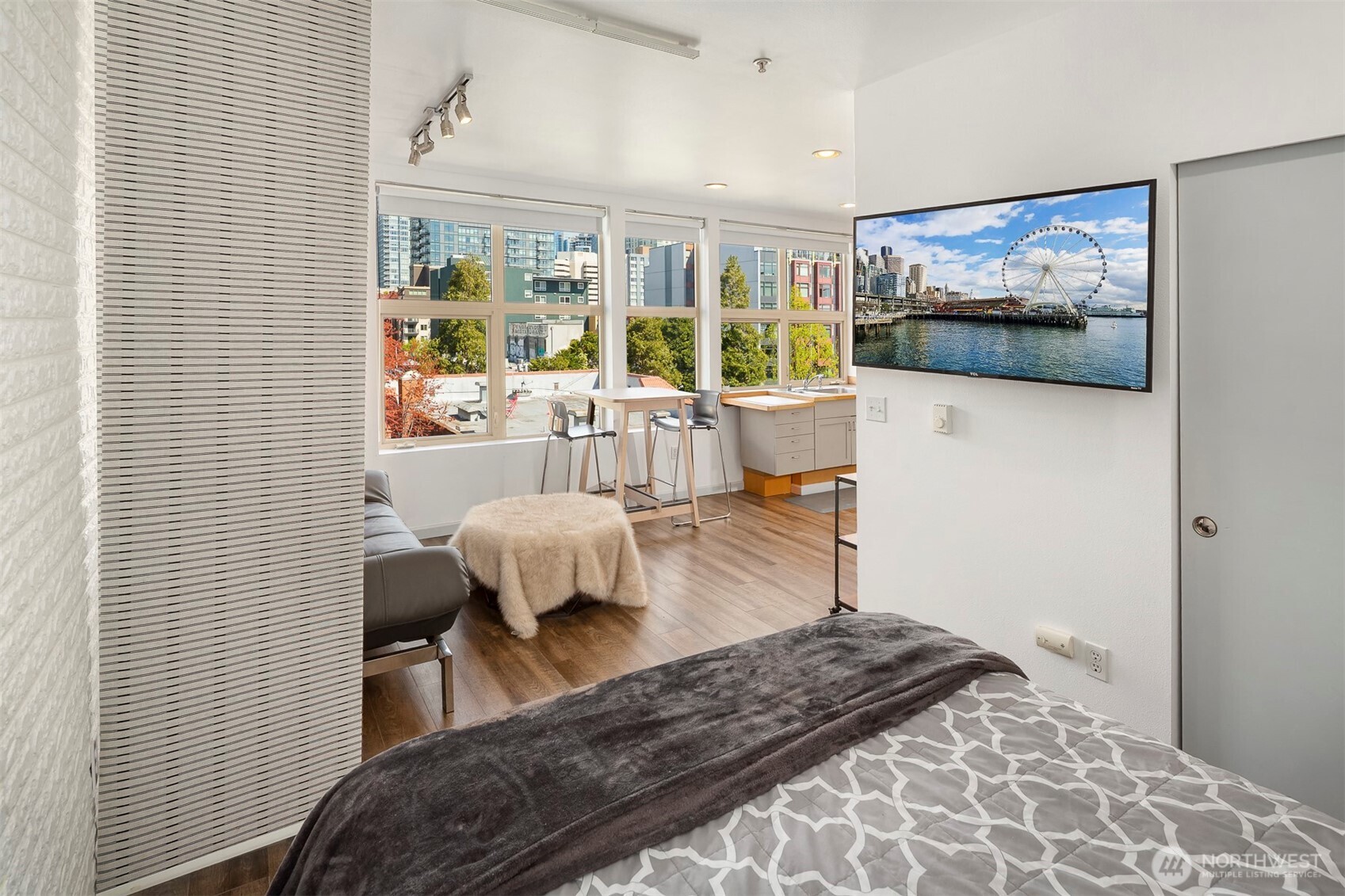 2324 1st Avenue #414, Seattle, WA 98121