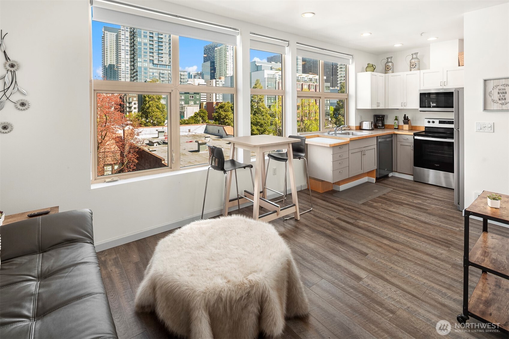 2324 1st Avenue #414, Seattle, WA 98121