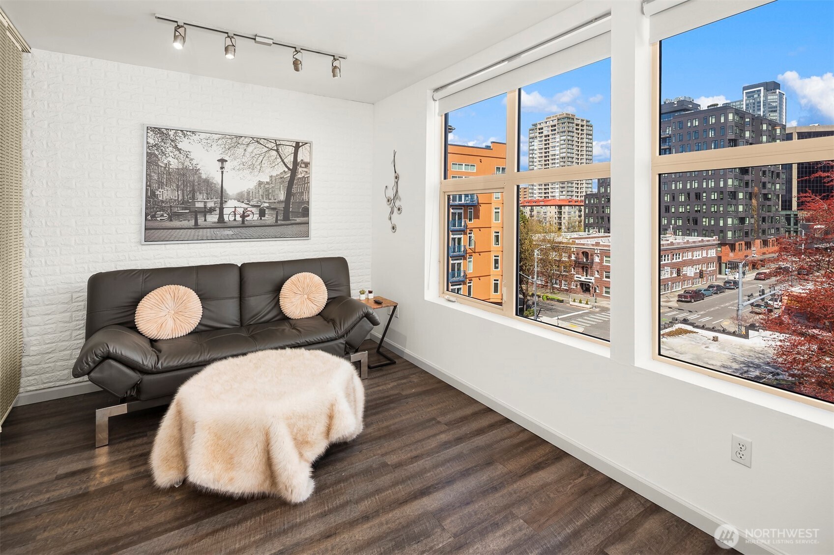 2324 1st Avenue #414, Seattle, WA 98121