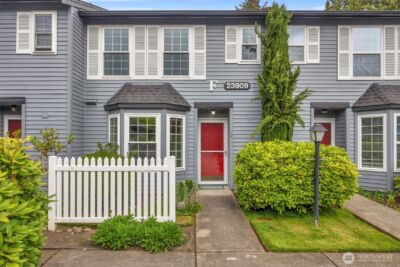 23909 56th Court S #F3, Kent, WA 98032-1748