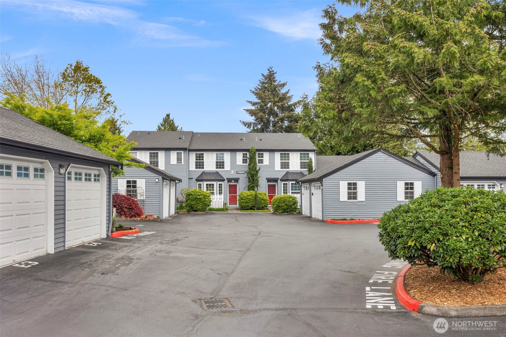 23909 56th Court S #F3, Kent, WA 98032-1748