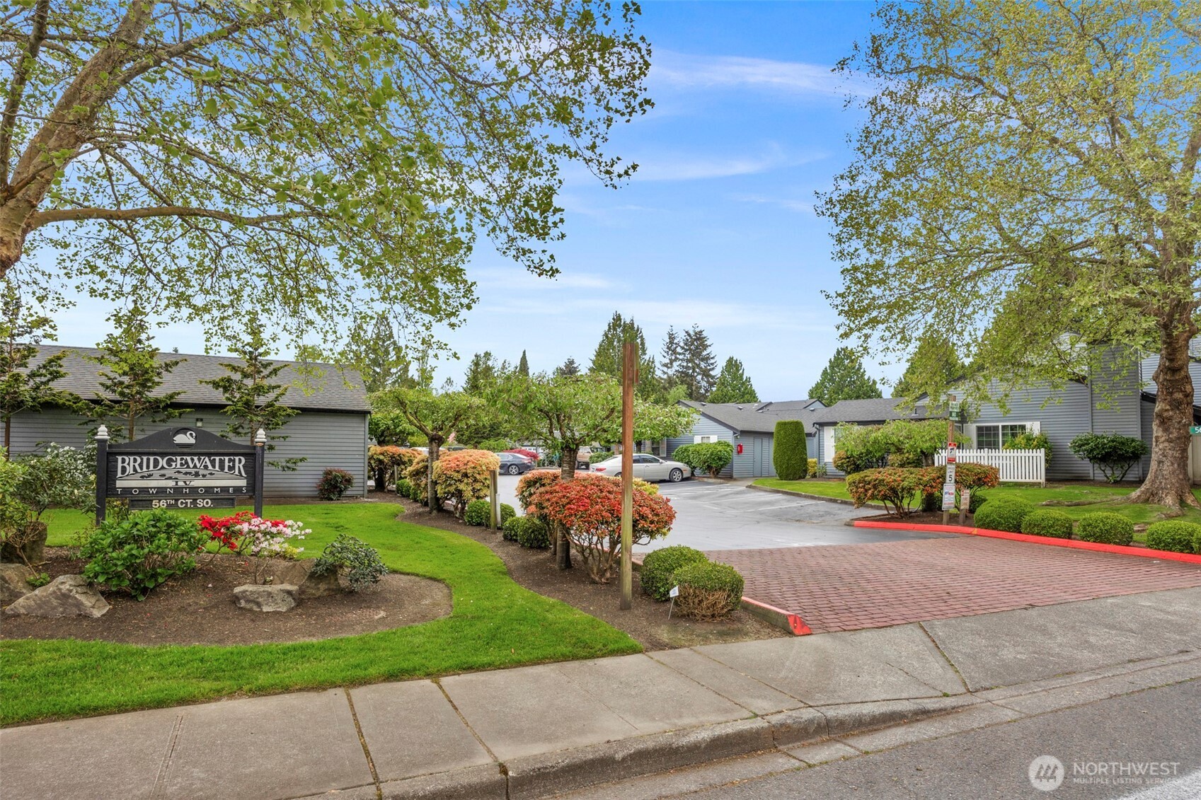 23909 56th Court S #F3, Kent, WA 98032-1748