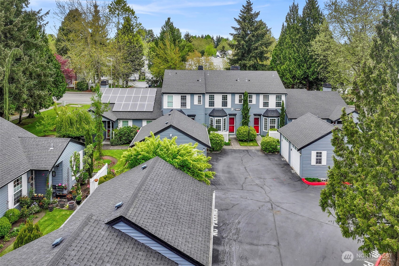 23909 56th Court S #F3, Kent, WA 98032-1748
