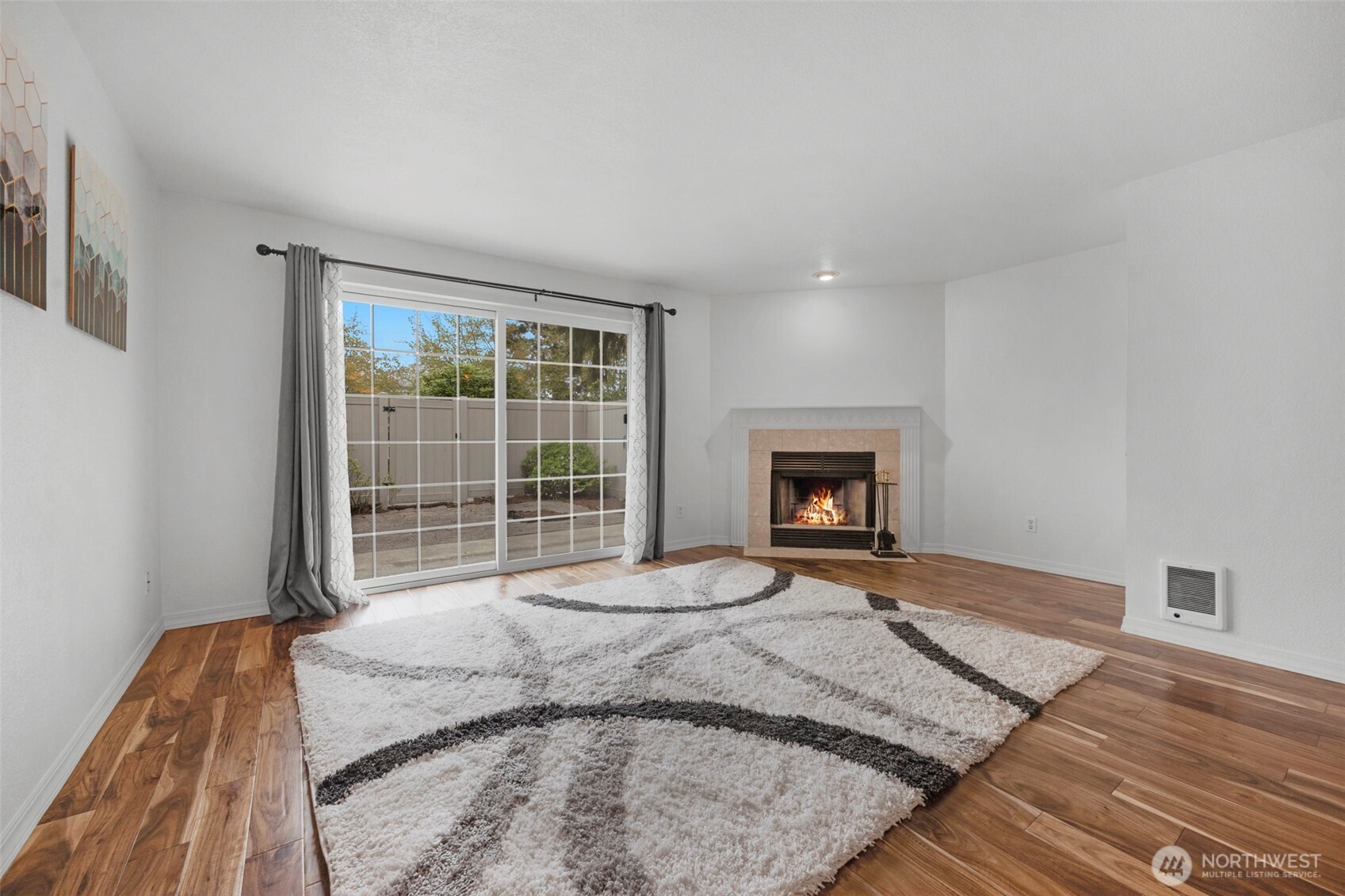 23909 56th Court S #F3, Kent, WA 98032-1748