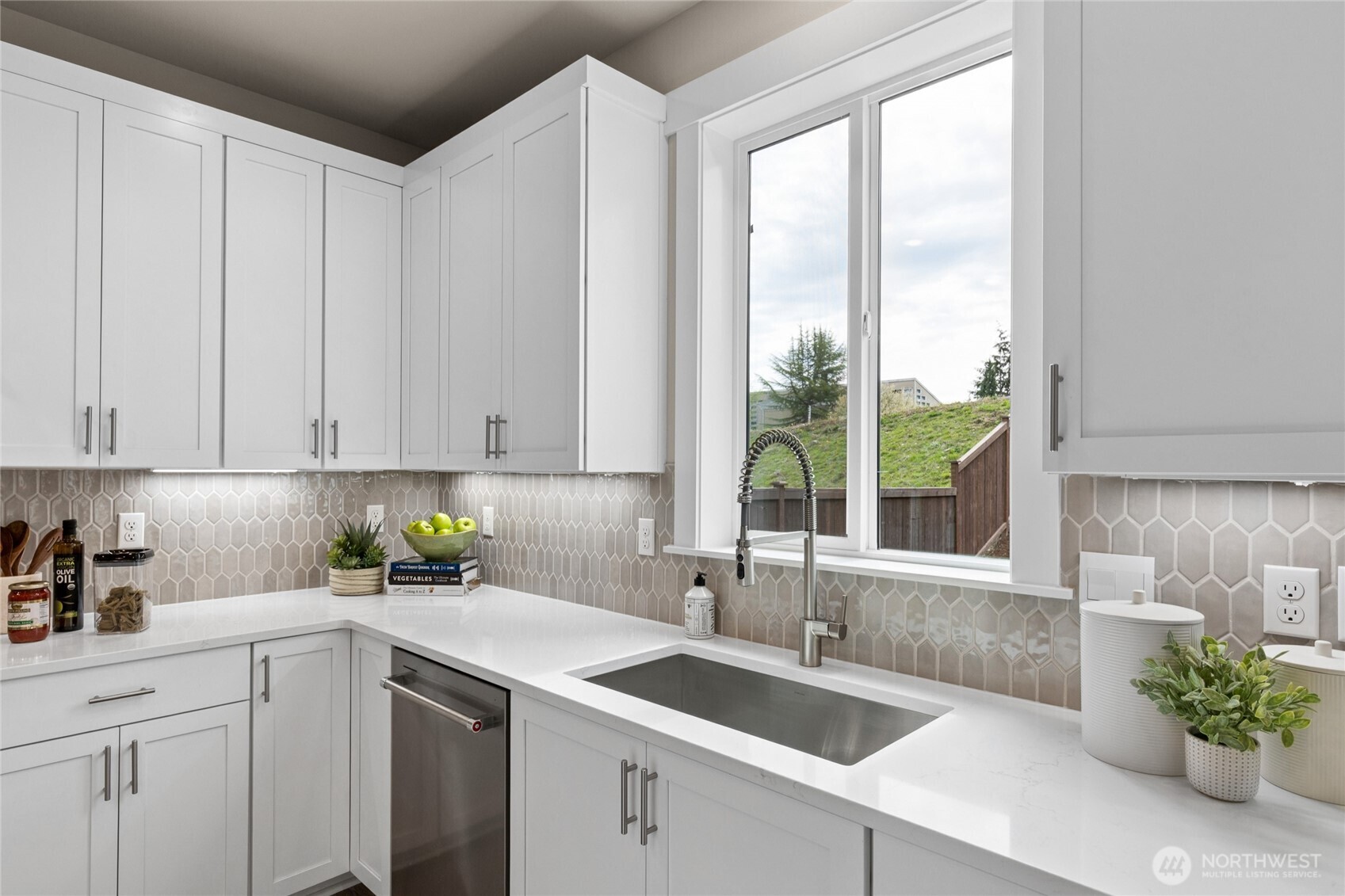 23735 SE 49th Street , Issaquah, WA 98027