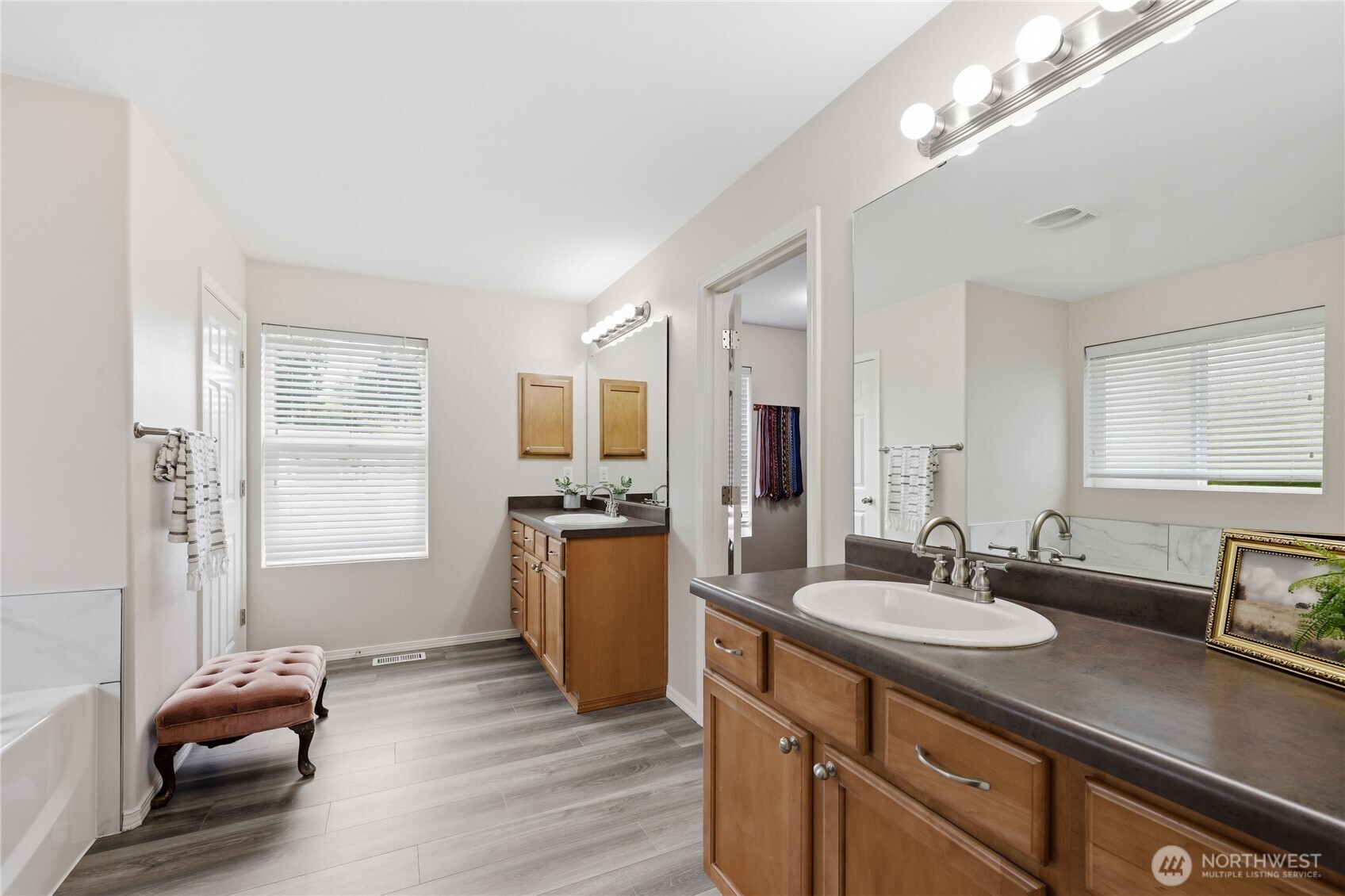 2731 SW Jabirin Way , Port Orchard, WA 98367