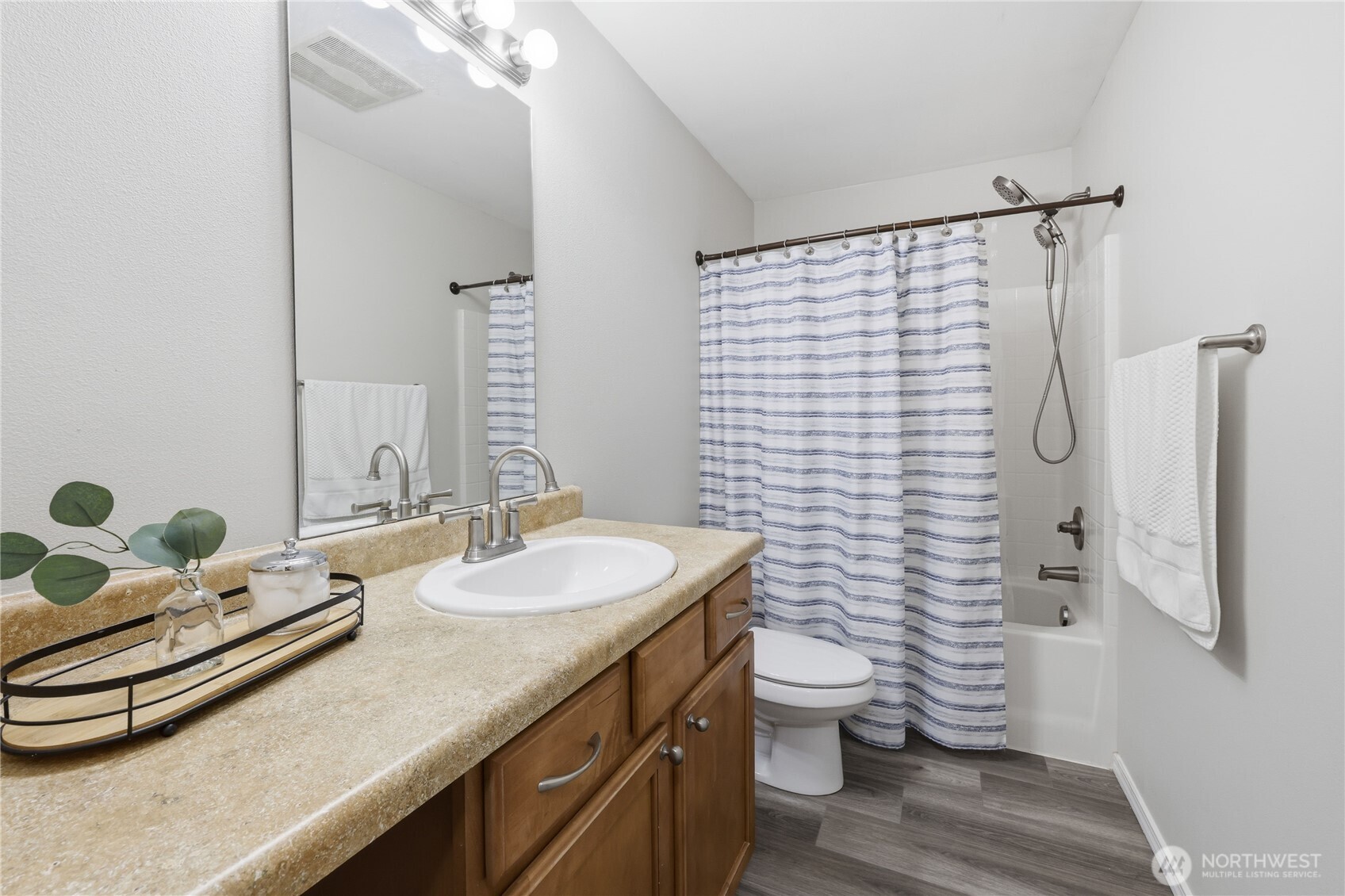 2731 SW Jabirin Way , Port Orchard, WA 98367