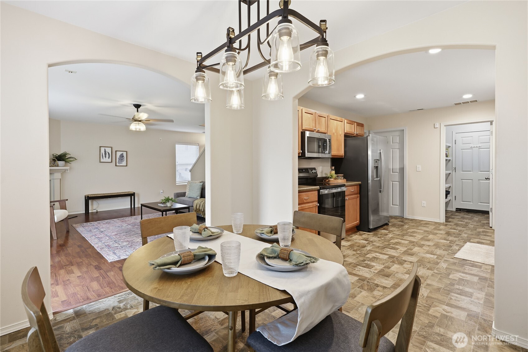 2731 SW Jabirin Way , Port Orchard, WA 98367