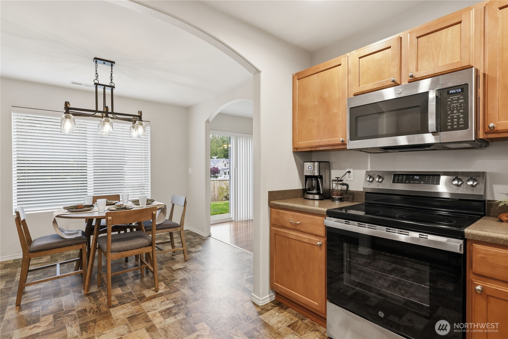 2731 SW Jabirin Way , Port Orchard, WA 98367