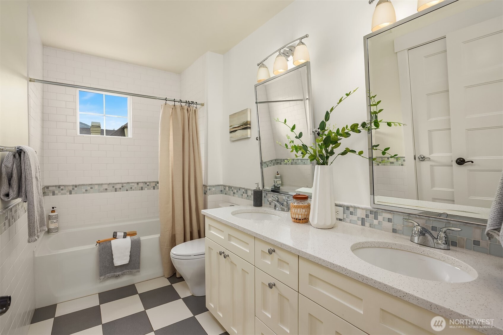 1447 26th Avenue NE, Issaquah, WA 98029