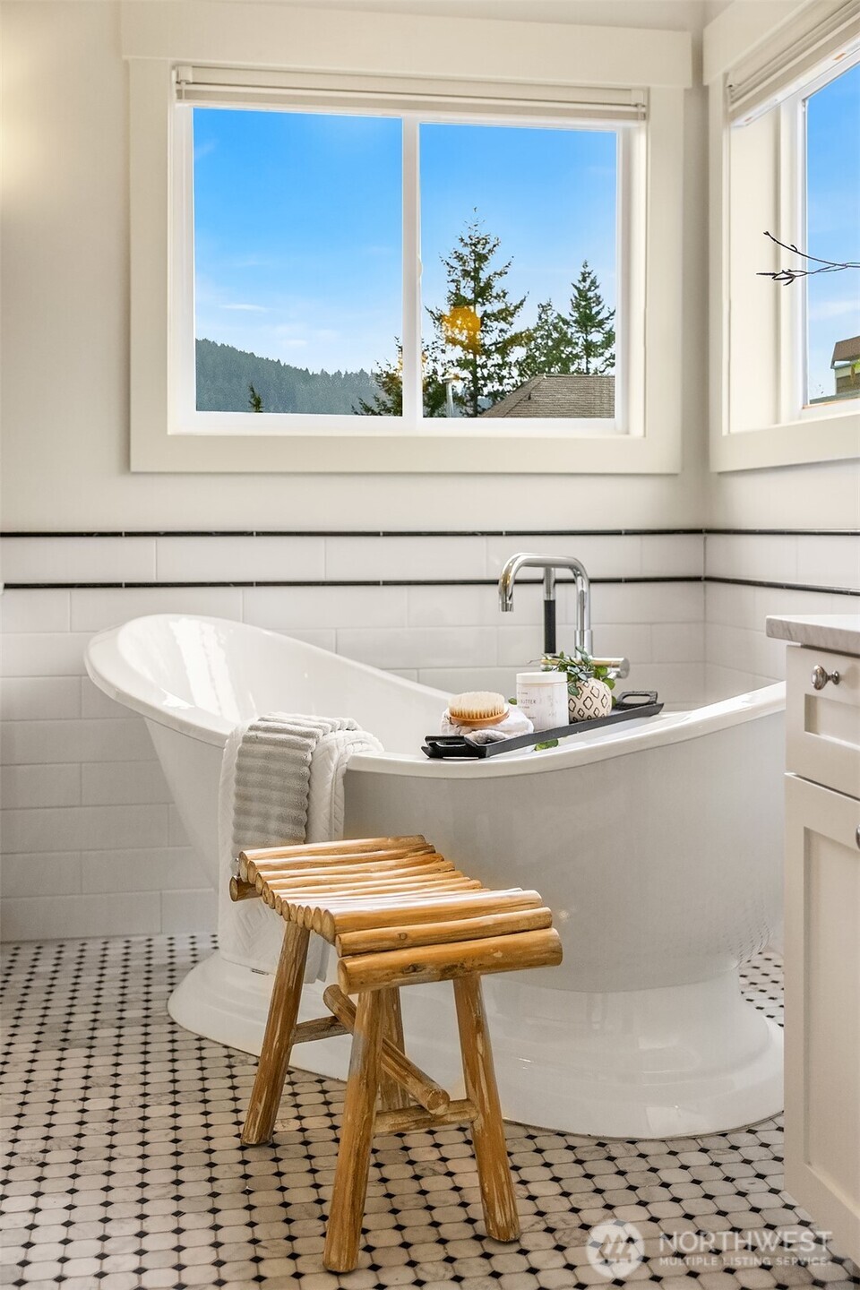 1447 26th Avenue NE, Issaquah, WA 98029