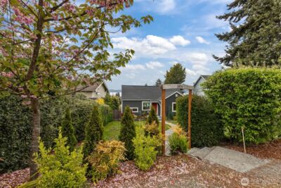 8450 E Side Drive NE, Tacoma, WA 98422 - Photo 2