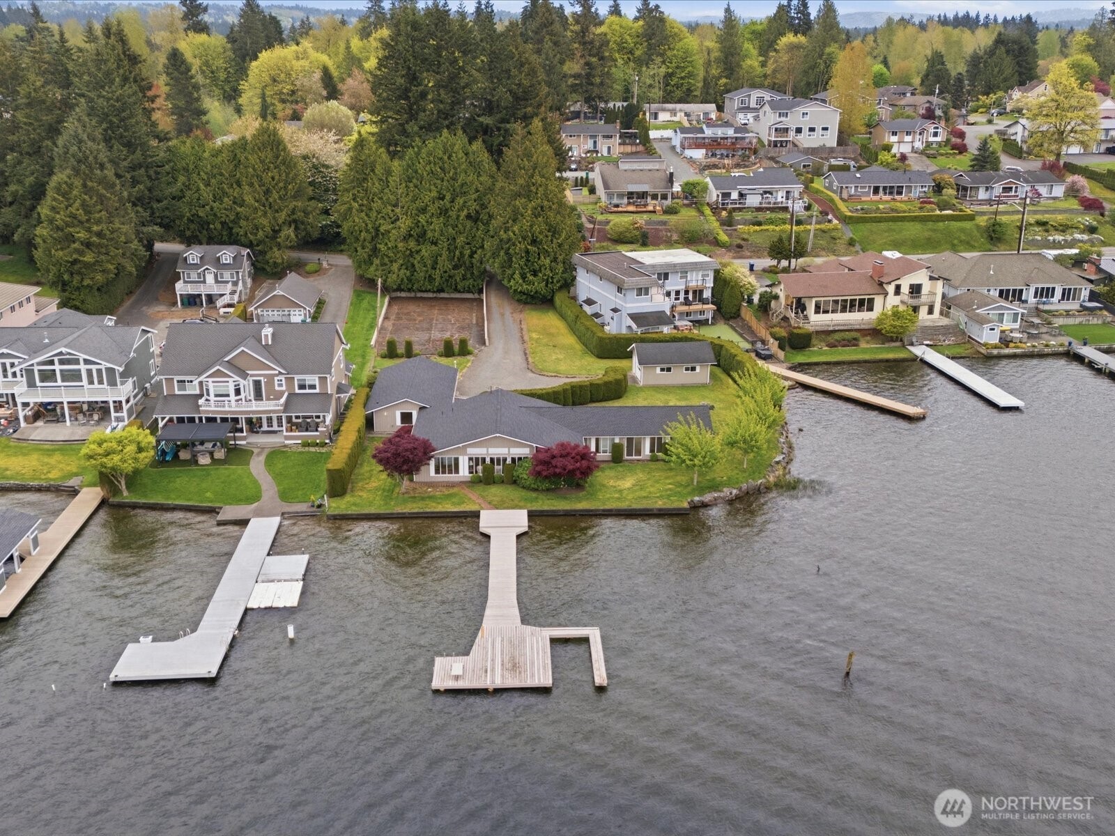 1302 E Lakeshore Drive , Lake Stevens, WA 98258