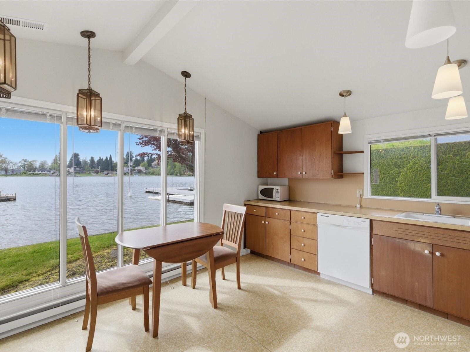 1302 E Lakeshore Drive , Lake Stevens, WA 98258