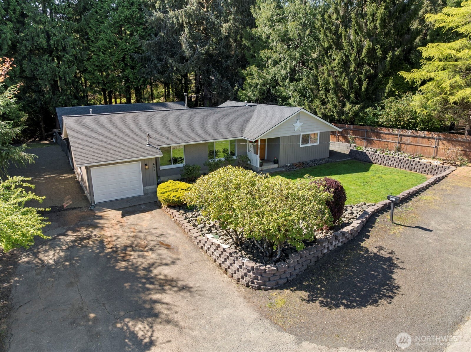 631 N 6th Street , Montesano, WA 98563