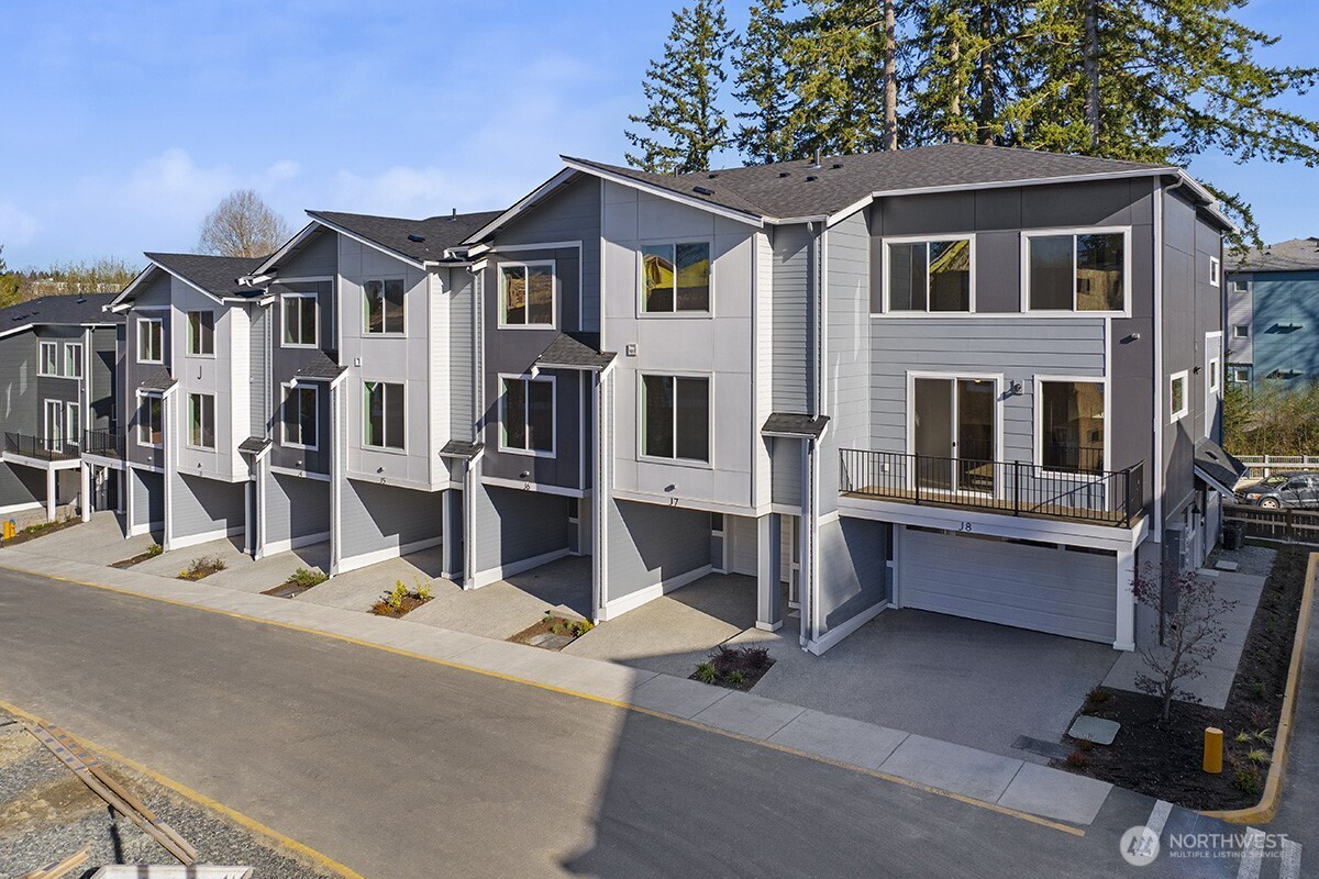 16823 Alder Way #J7, Lynnwood, WA 98037