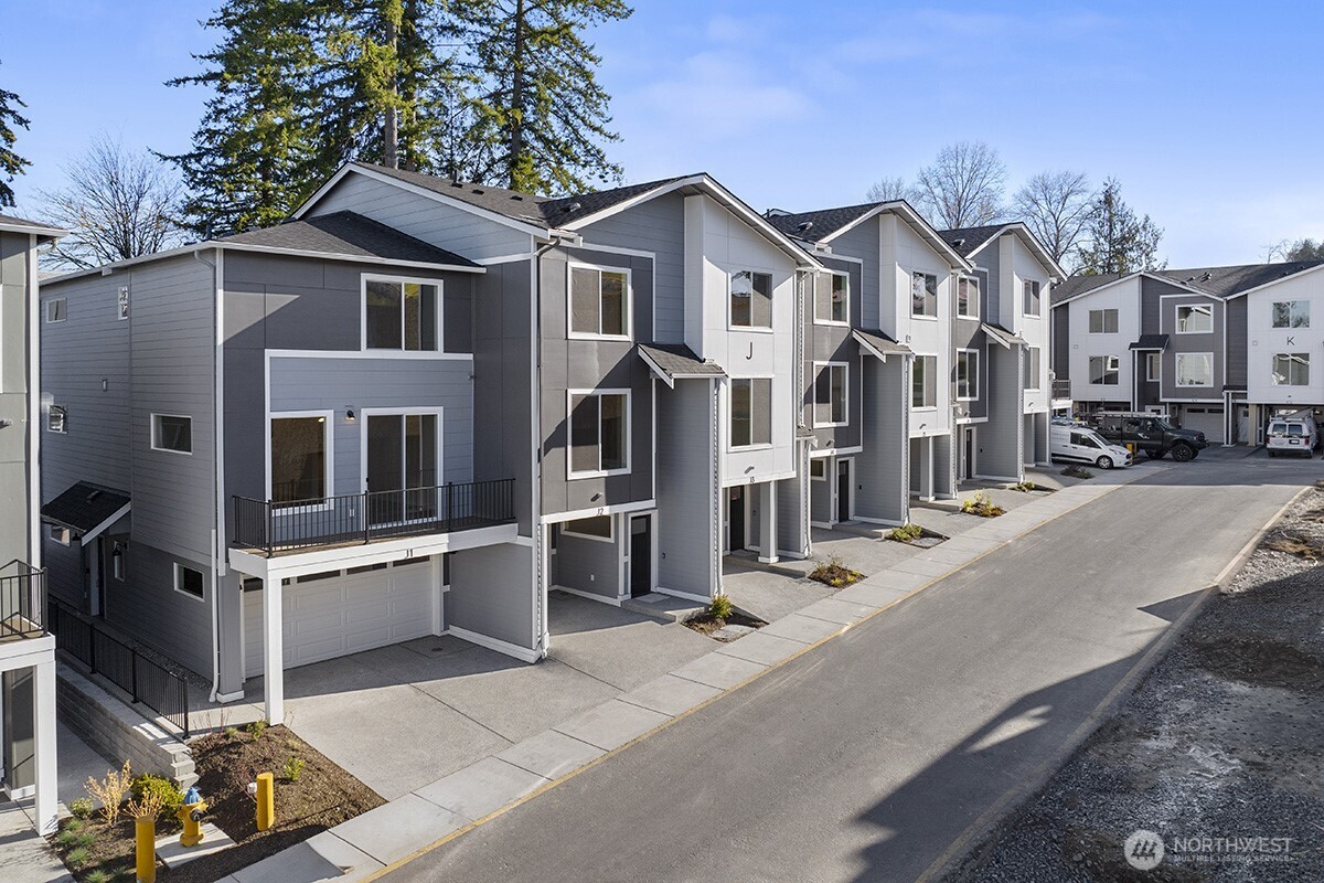 16823 Alder Way #J7, Lynnwood, WA 98037