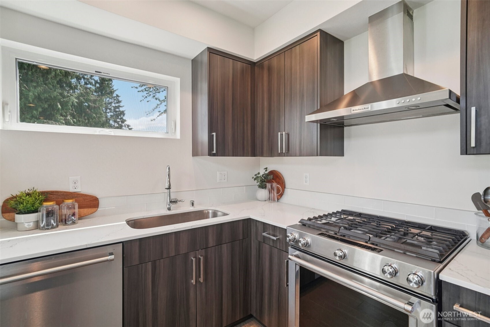 9032 14th Avenue NW #D, Seattle, WA 98117-3407