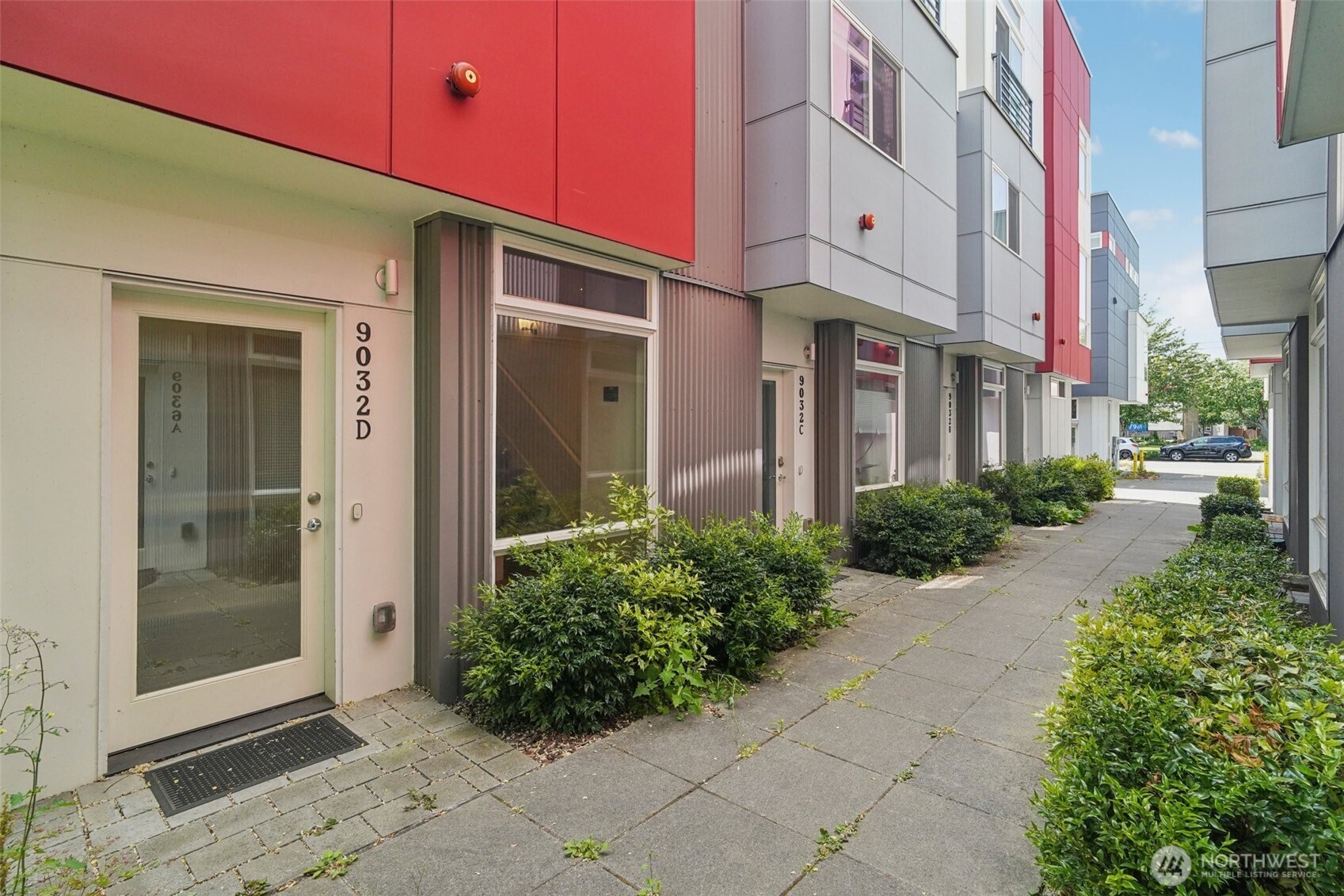9032 14th Avenue NW #D, Seattle, WA 98117-3407