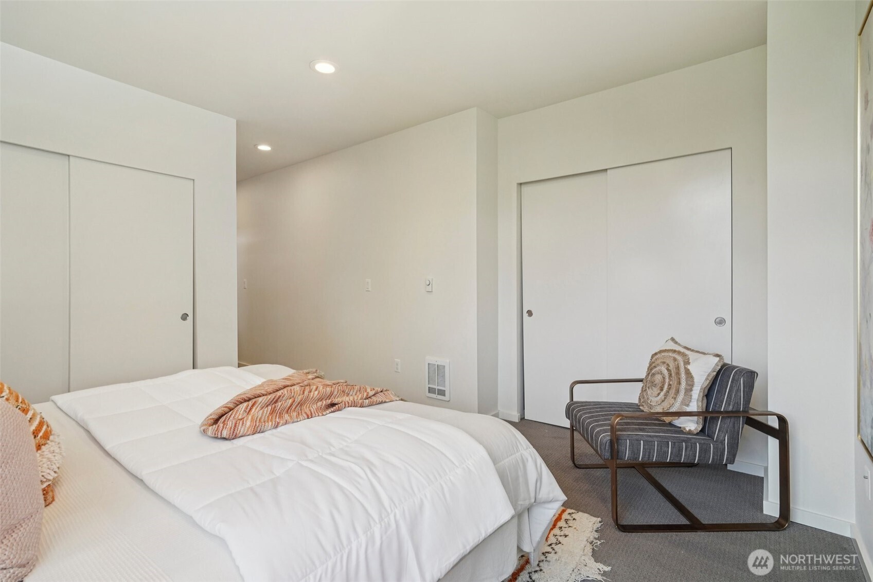 9032 14th Avenue NW #D, Seattle, WA 98117-3407