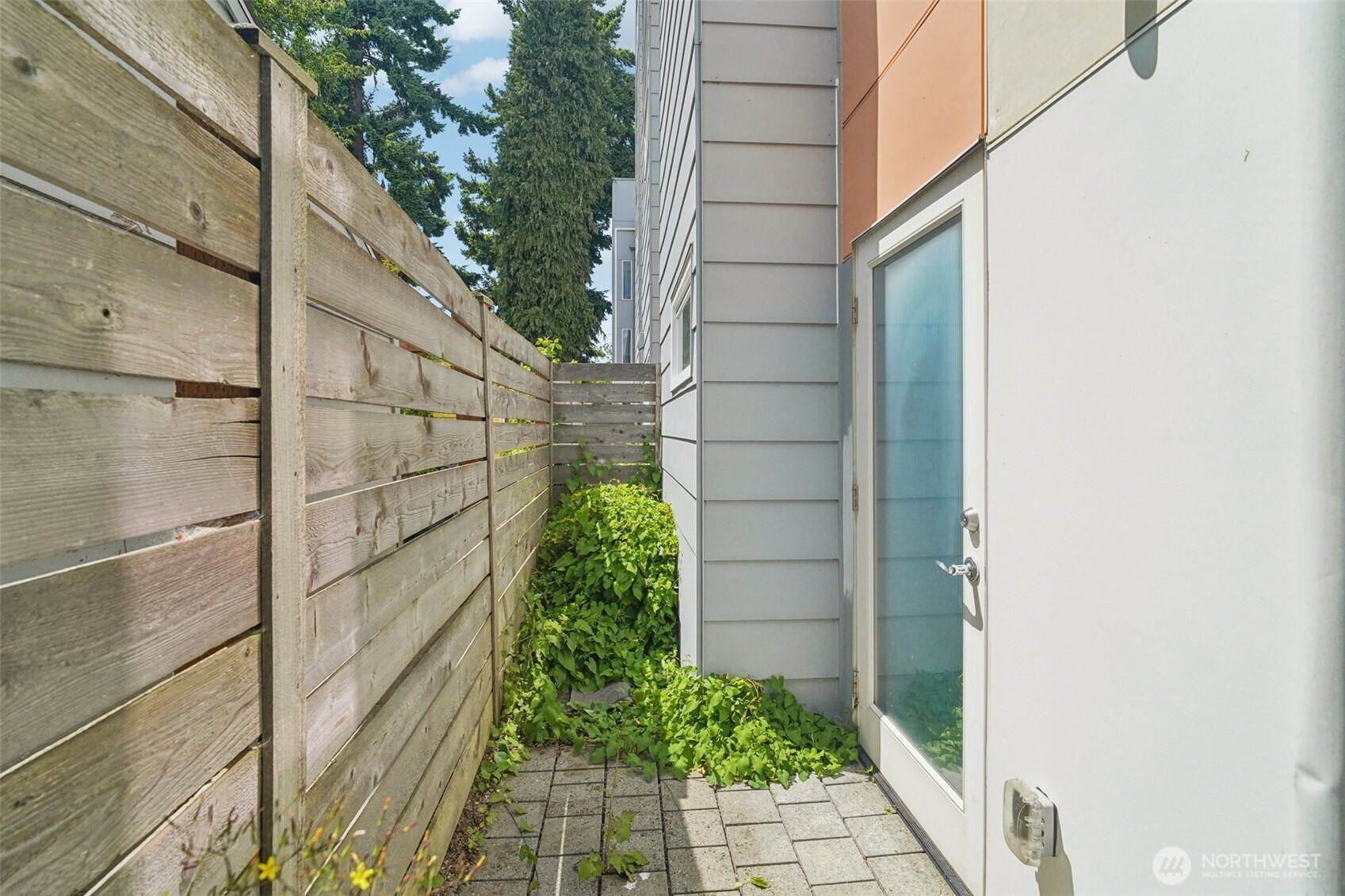 9032 14th Avenue NW #D, Seattle, WA 98117-3407
