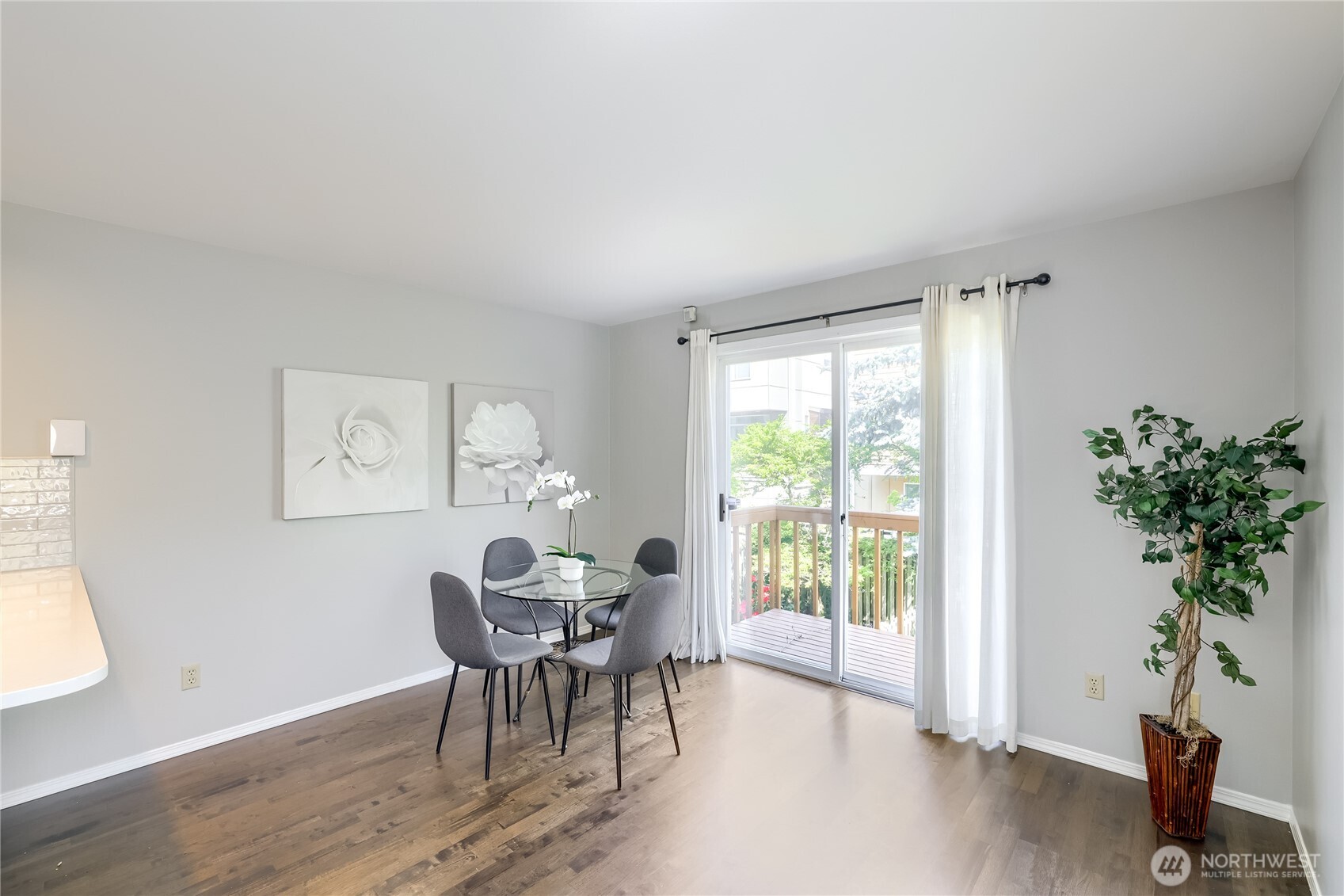 806 NW 52nd Street , Seattle, WA 98107
