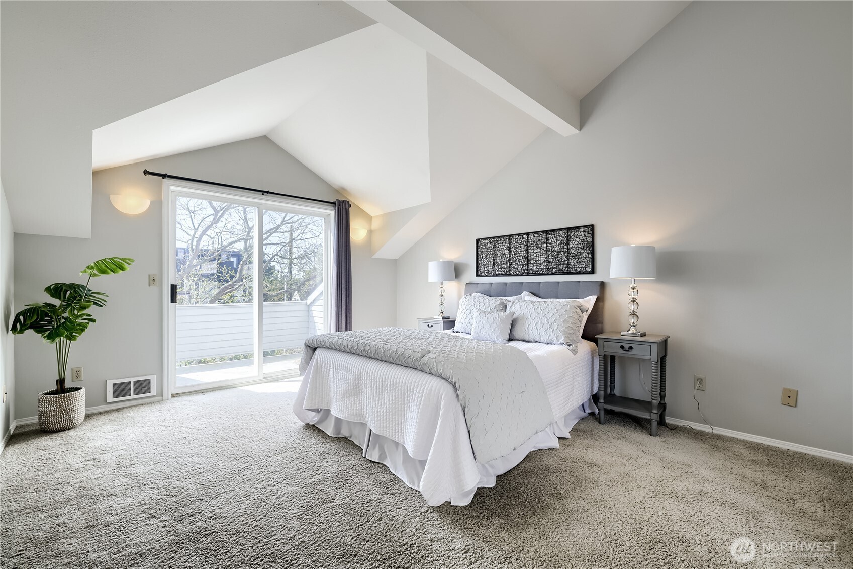 806 NW 52nd Street , Seattle, WA 98107