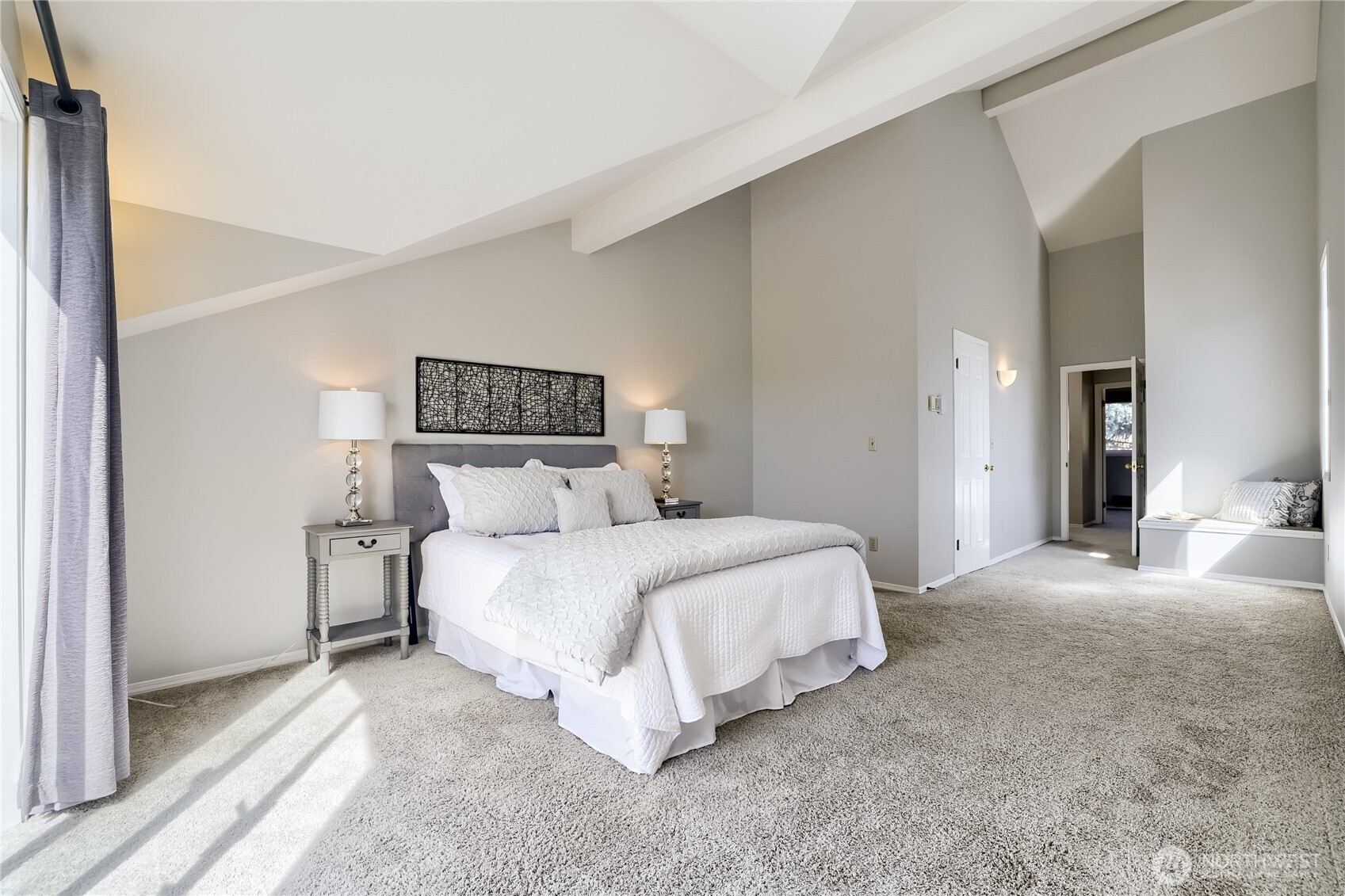 806 NW 52nd Street , Seattle, WA 98107