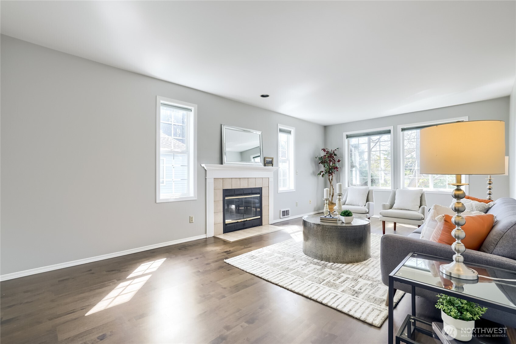 806 NW 52nd Street , Seattle, WA 98107