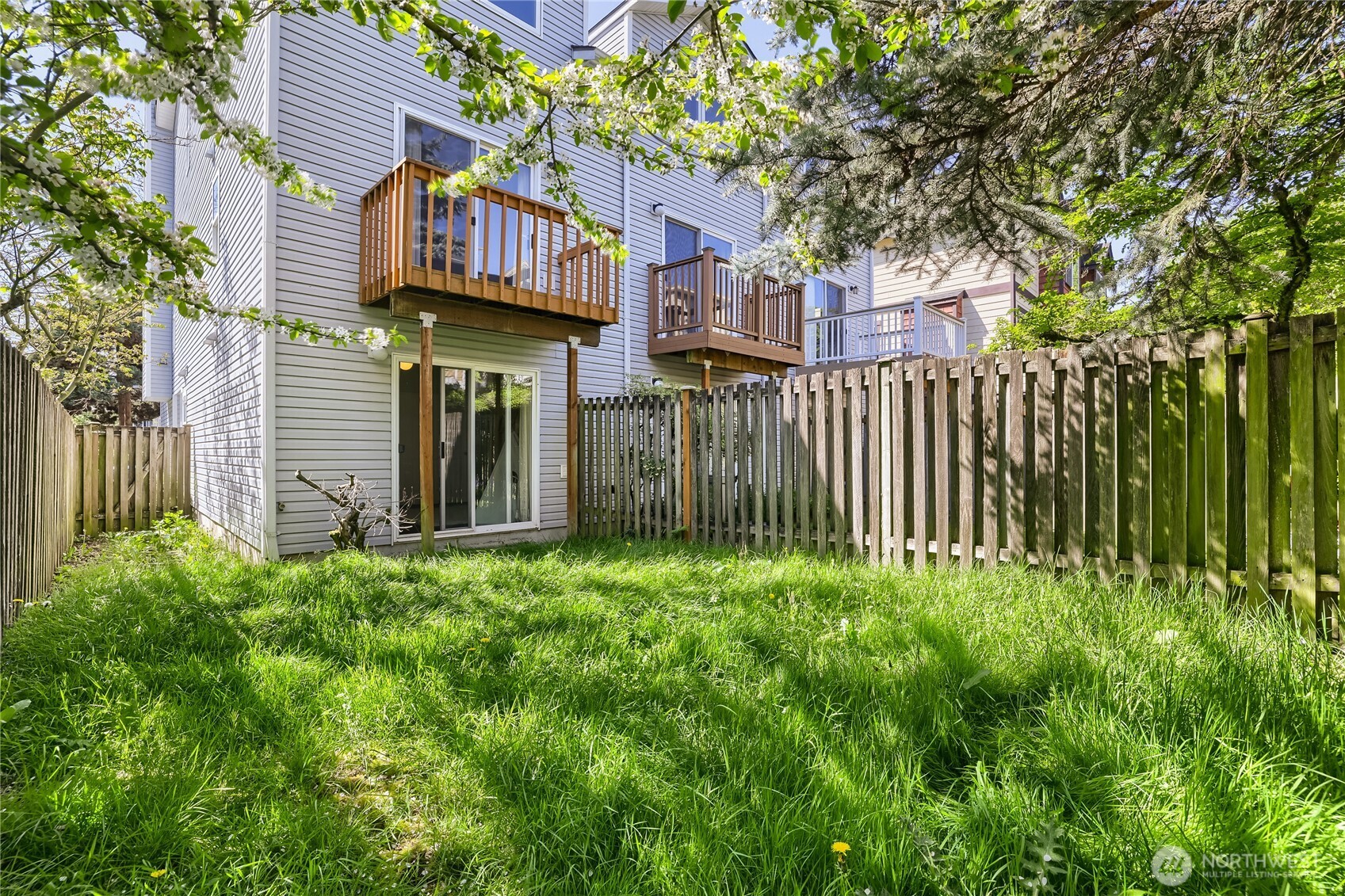 806 NW 52nd Street , Seattle, WA 98107