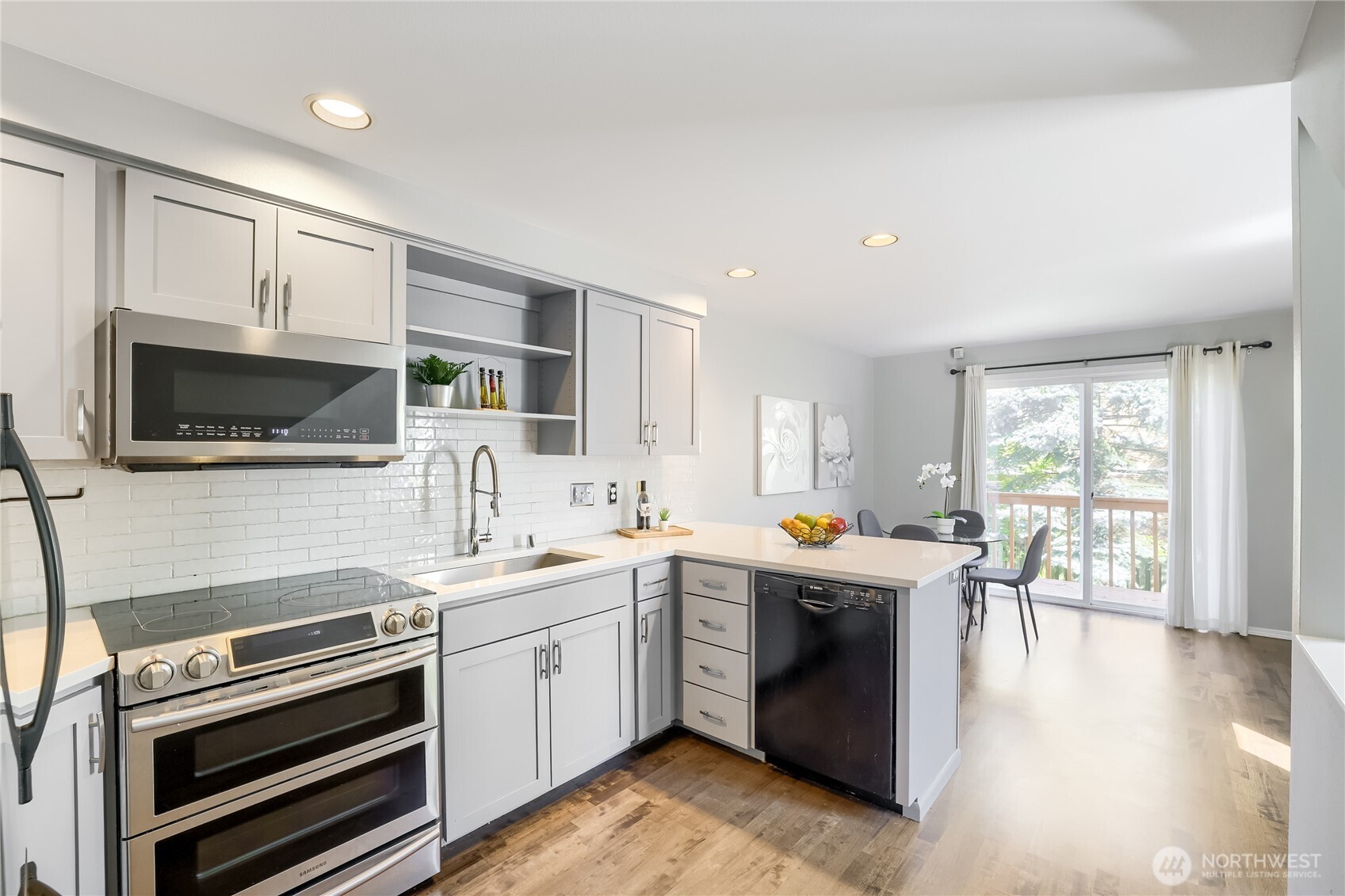 806 NW 52nd Street , Seattle, WA 98107