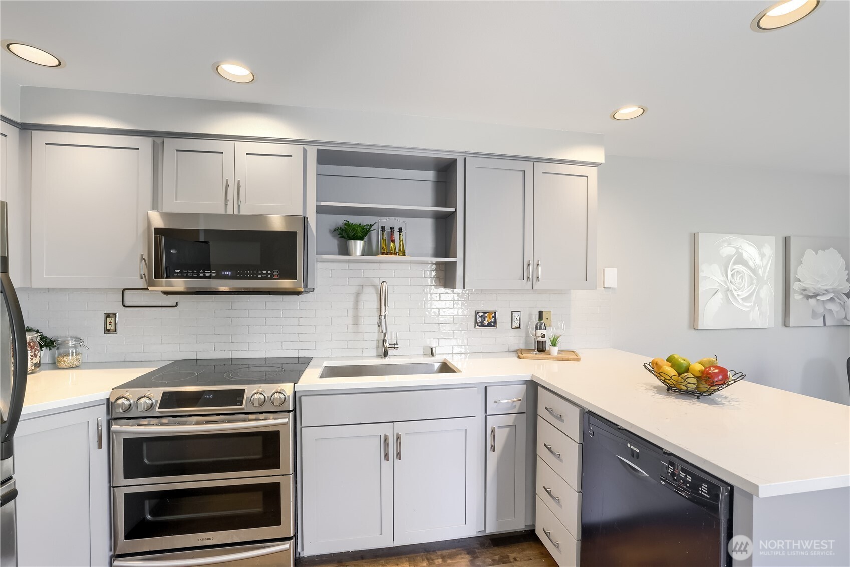 806 NW 52nd Street , Seattle, WA 98107