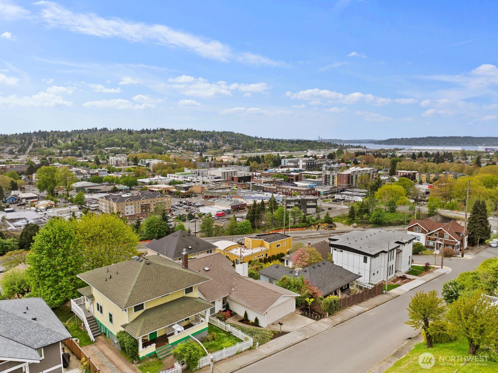 411 Cedar Ave S, Renton, WA 98057