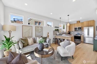 4142 44th Avenue SW, Seattle, WA 98116 - Photo 2
