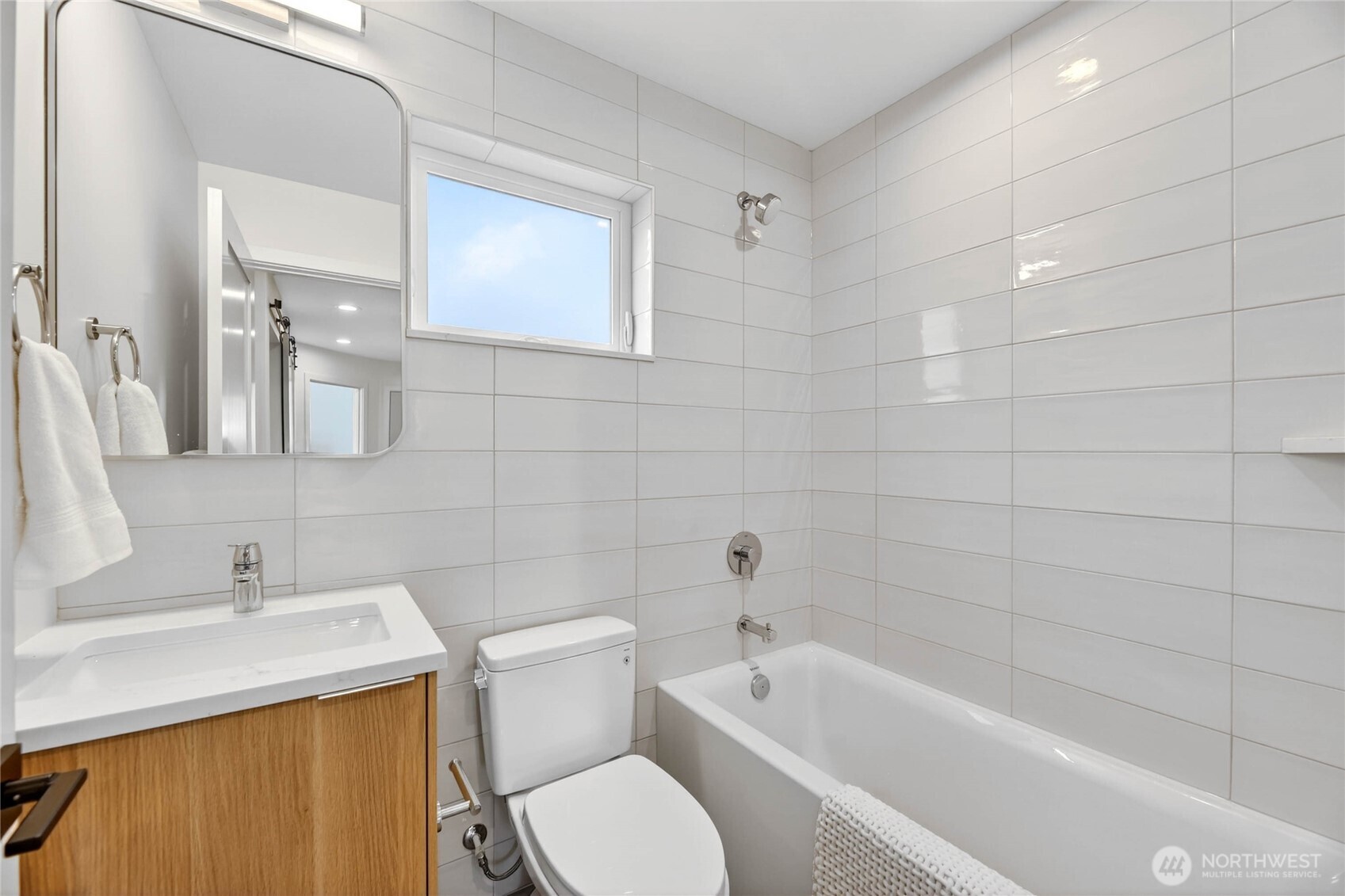 4142 44th Avenue SW, Seattle, WA 98116