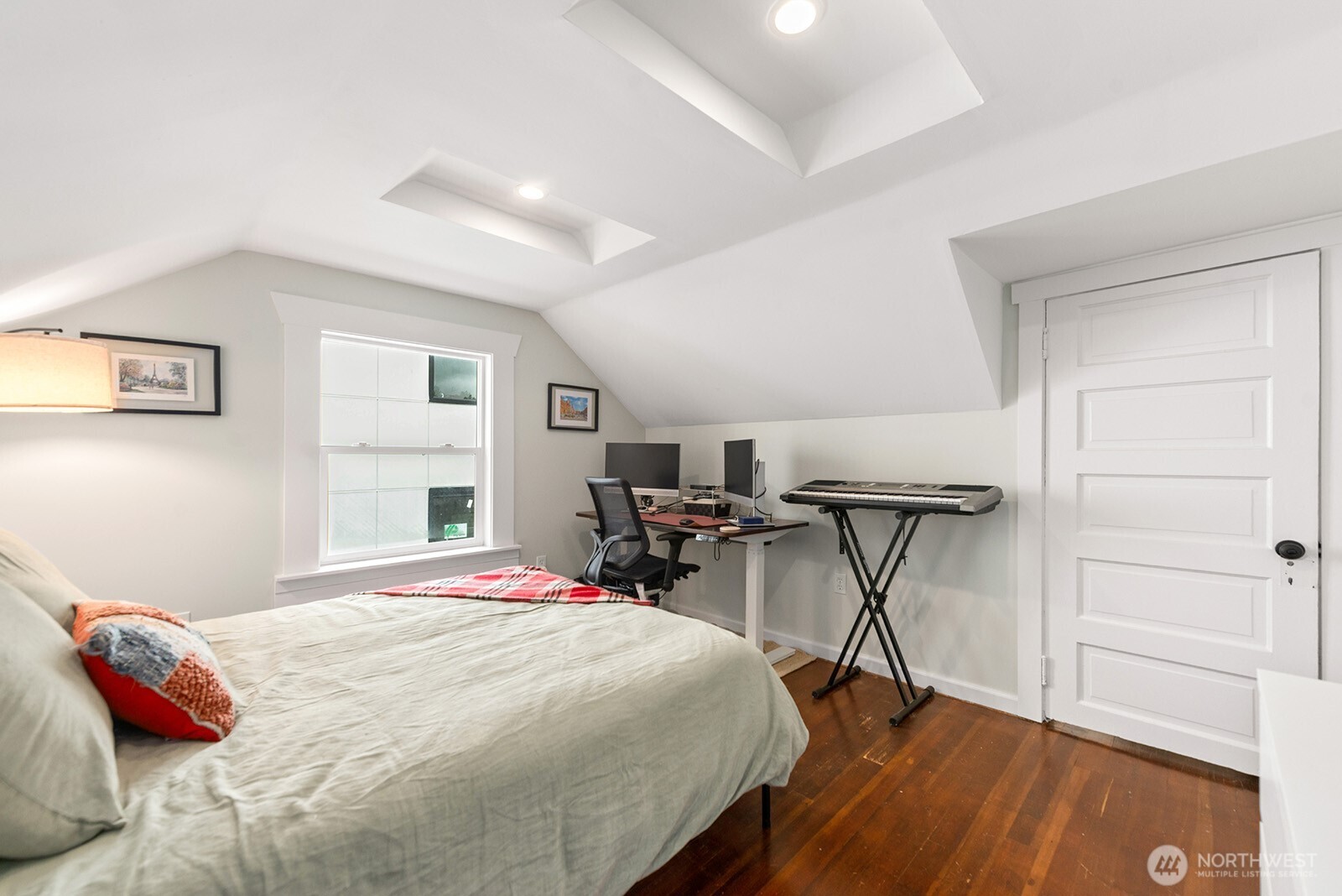 836 NW Market Street , Seattle, WA 98107