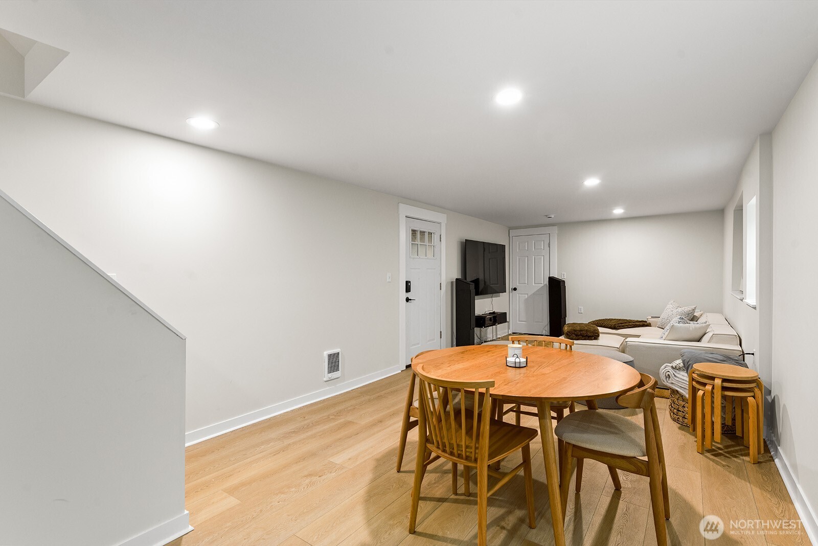 836 NW Market Street , Seattle, WA 98107