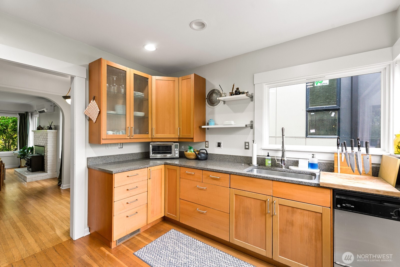 836 NW Market Street , Seattle, WA 98107