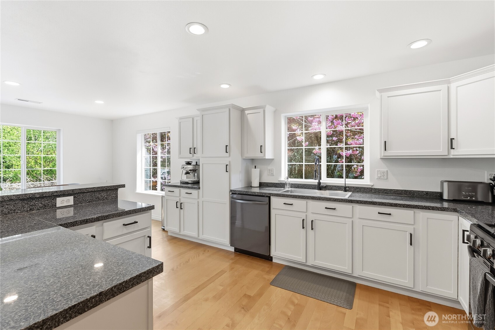 1376 N Parkstone Court , Bellingham, WA 98229