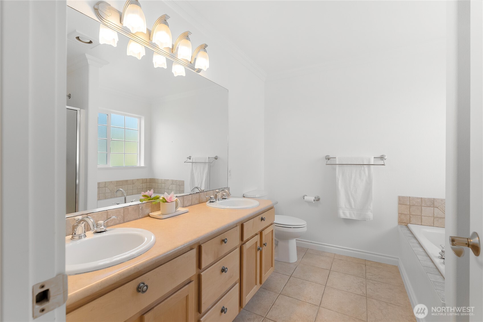 1376 N Parkstone Court , Bellingham, WA 98229