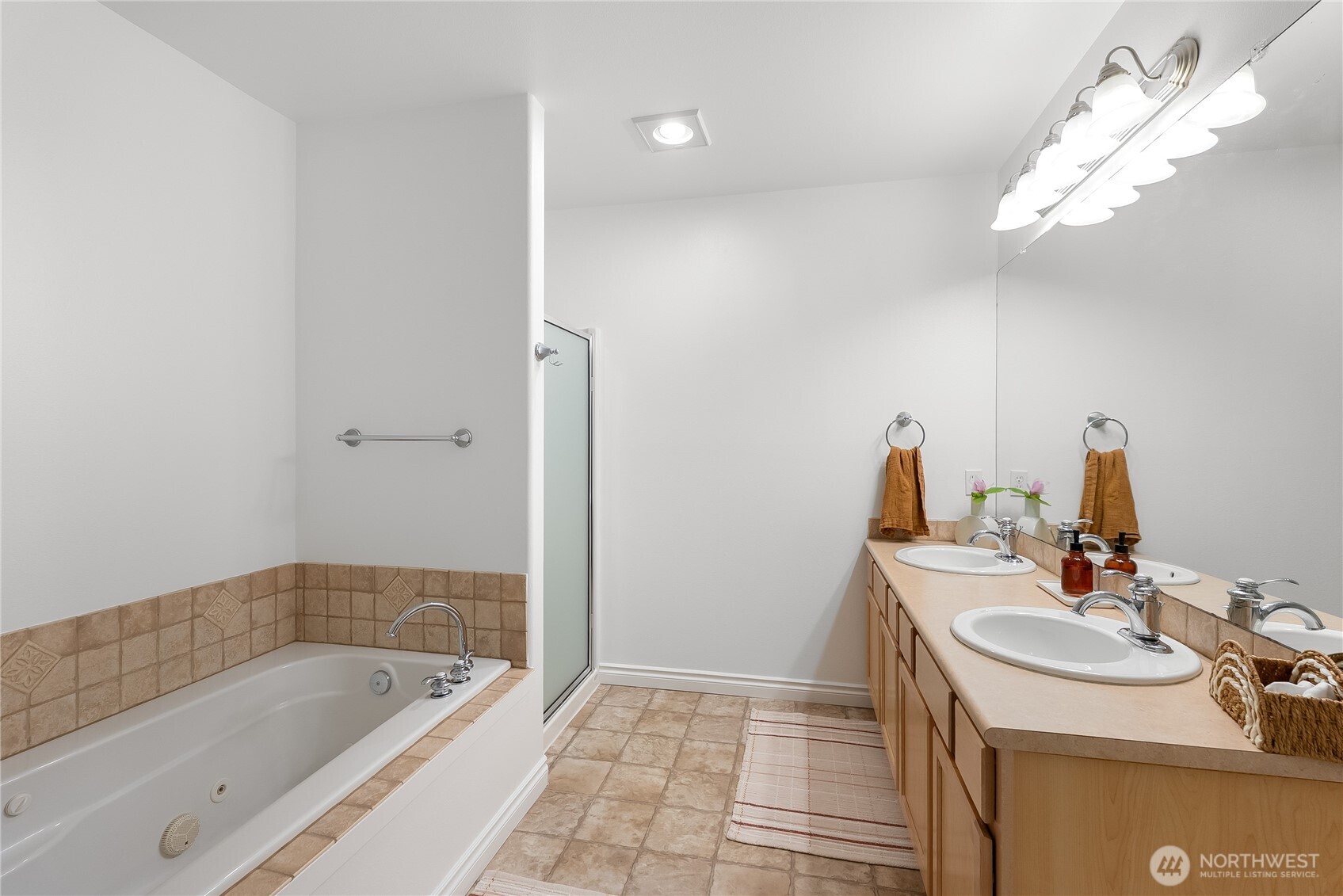 1376 N Parkstone Court , Bellingham, WA 98229
