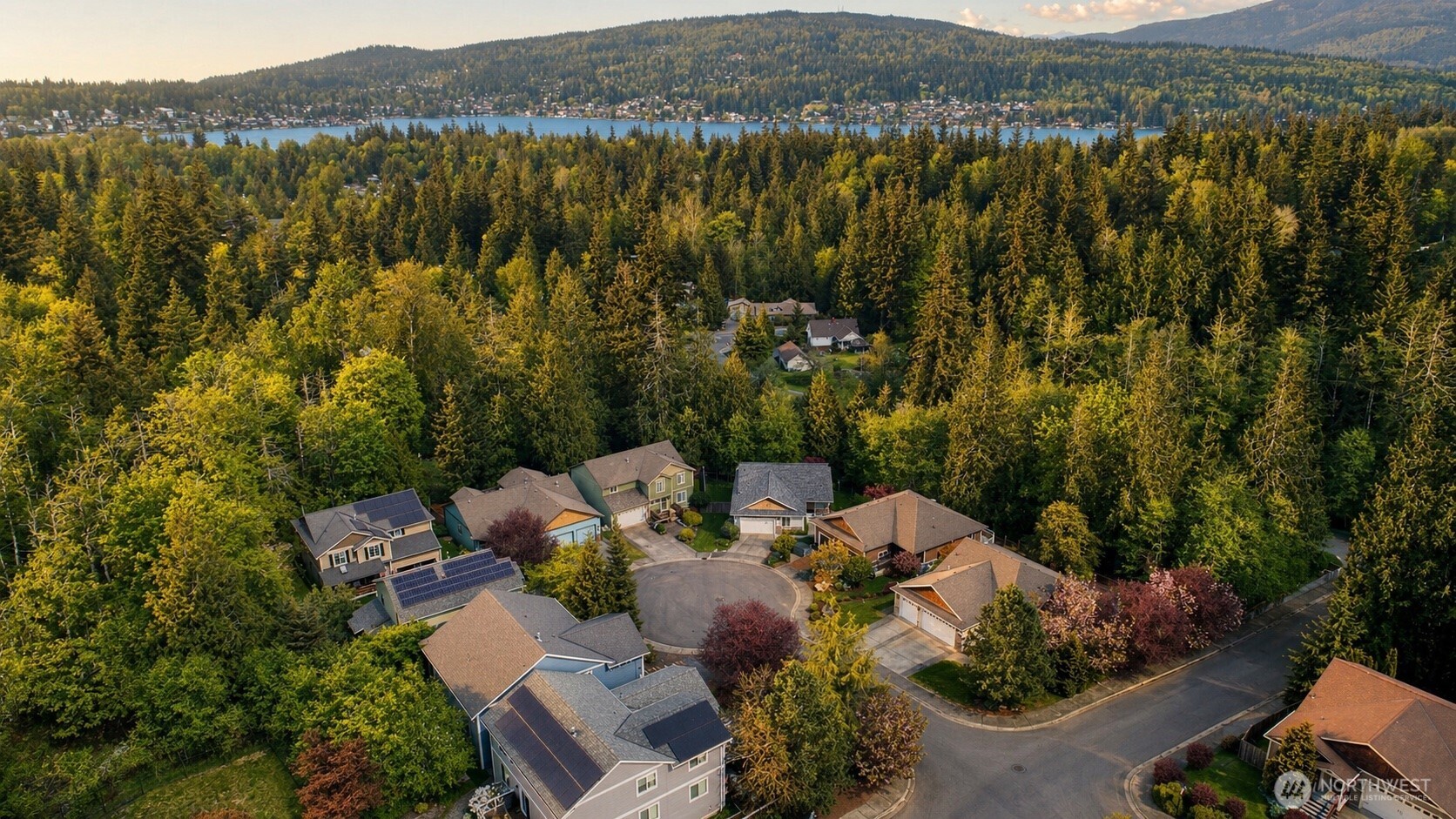 1376 N Parkstone Court , Bellingham, WA 98229