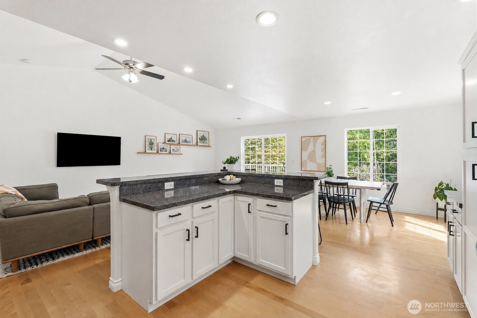 1376 N Parkstone Court , Bellingham, WA 98229