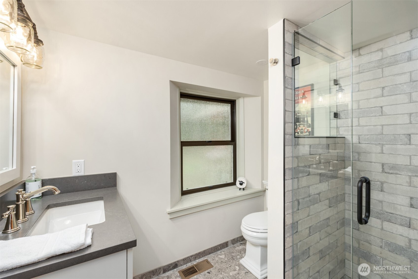 1916 Sawdust Hill Road NE, Poulsbo, WA 98370