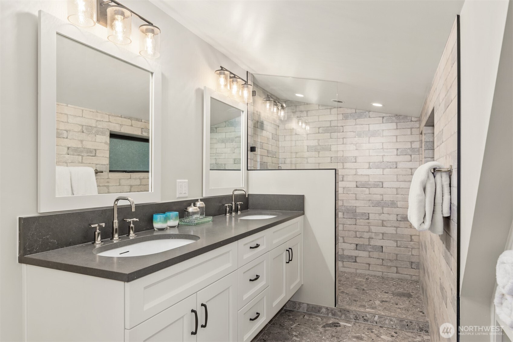 1916 Sawdust Hill Road NE, Poulsbo, WA 98370