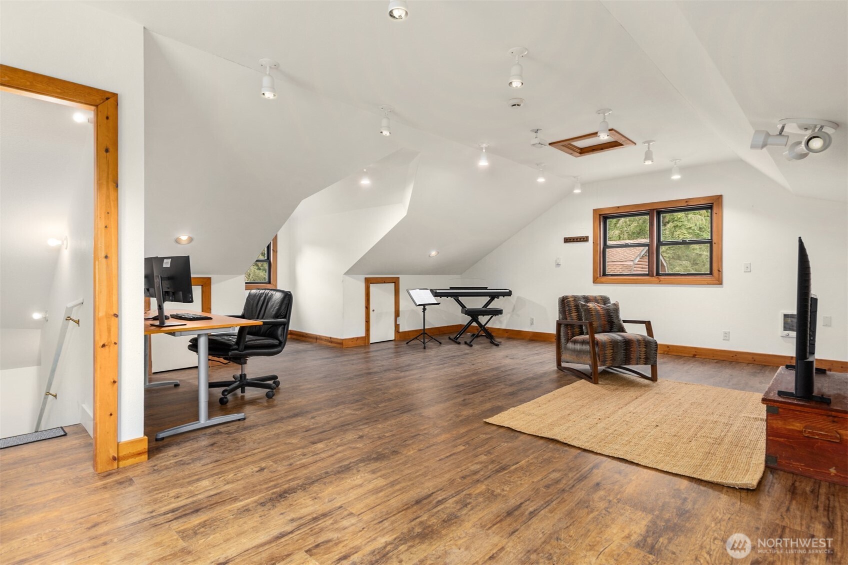 1916 Sawdust Hill Road NE, Poulsbo, WA 98370