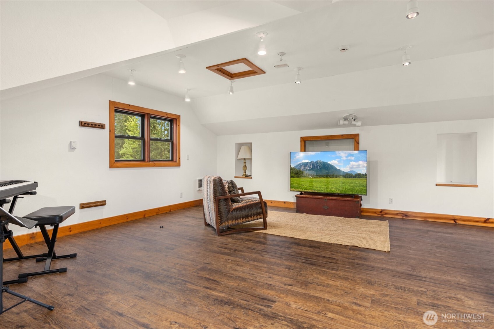 1916 Sawdust Hill Road NE, Poulsbo, WA 98370