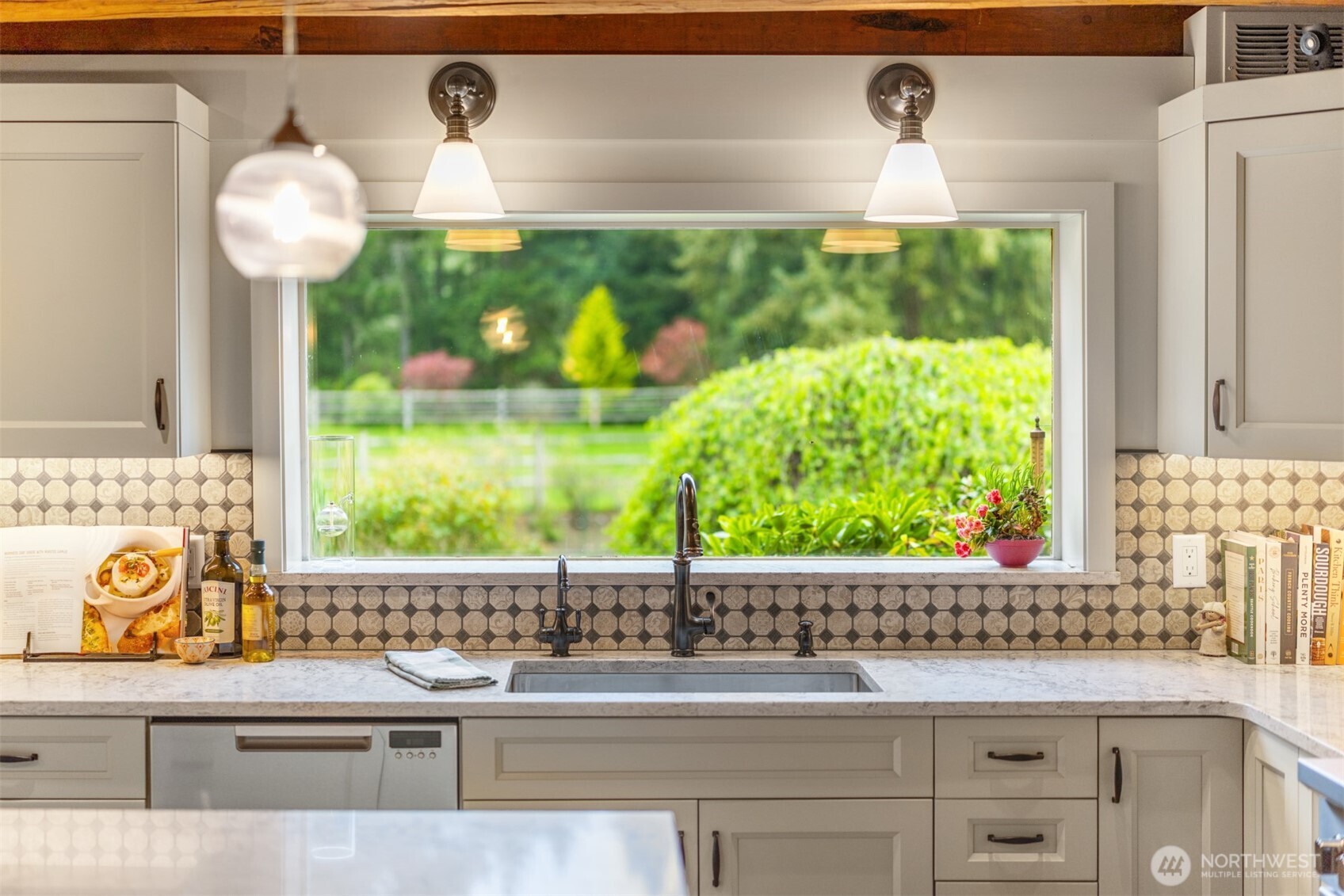 1916 Sawdust Hill Road NE, Poulsbo, WA 98370